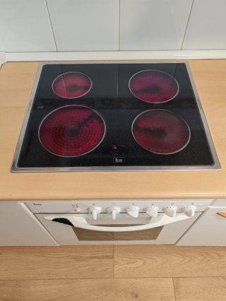 Vitrocerámica y horno Teka