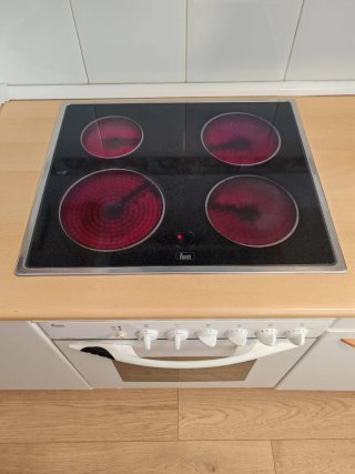 Vitrocerámica y horno Teka