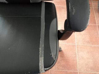 Silla GAMER con reposapiés extensible