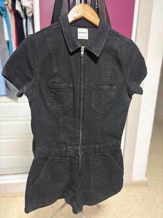 Mono corto Bershka negro talla M