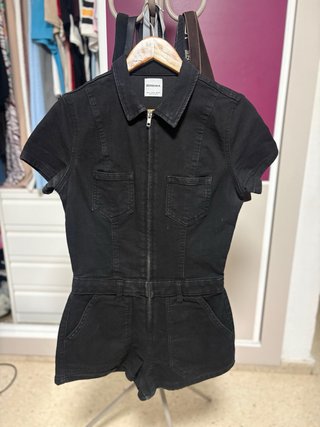 Mono corto Bershka negro talla M