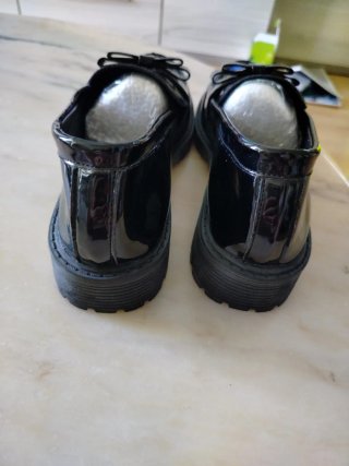 Mocasines negros charol lazo