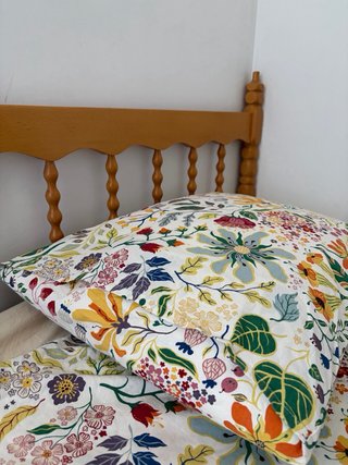 2 Camas de madera maciza (literas)