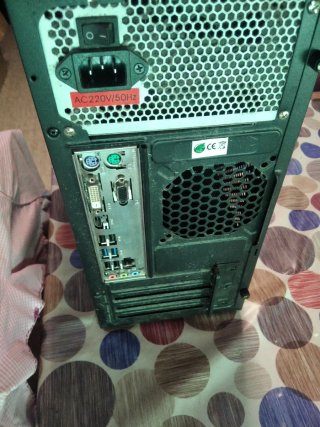 Torre PC Hiditec Negra para Piezas
