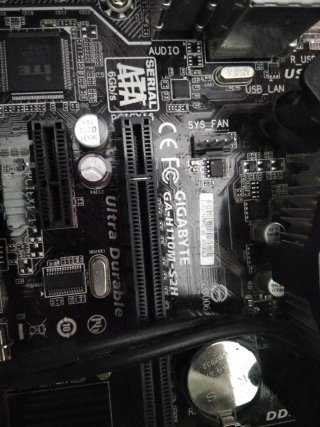 Torre PC Hiditec Negra para Piezas