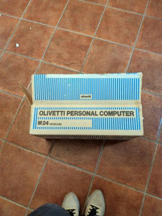 Ordenador Olivetti M24 (CPU + Teclado)