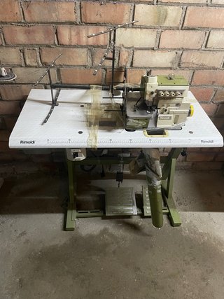 Máquina de coser Rimoldi industrial