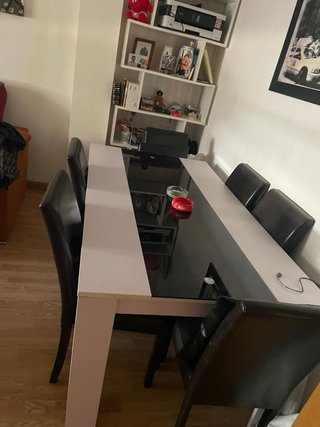 Mesa moderna cristal y piel