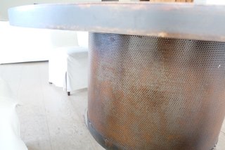 Mesa de comedor redonda de hierro estilo corten