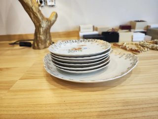 Bandeja y platos vintage florales