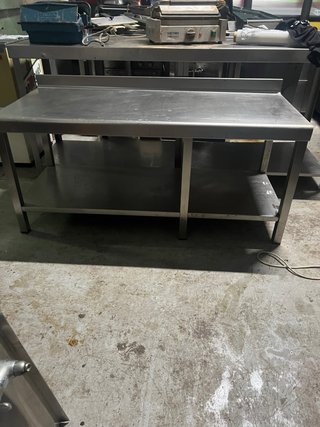 Mesa de acero inoxidable
