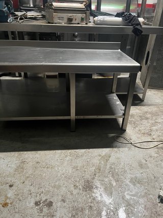 Mesa de acero inoxidable