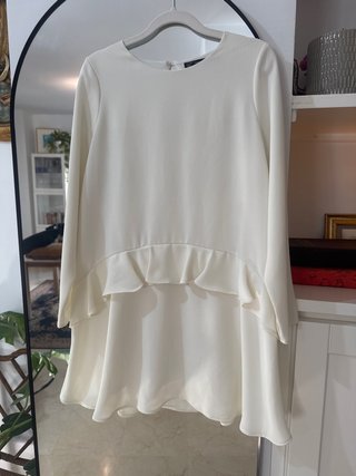 Vestido Zara blanco manga larga volante