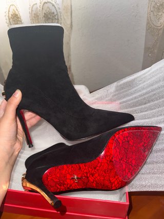 Botines Icónicos (Daga, Tacón Dorado, Espada)