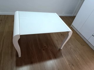 Mesa de comedor blanca moderna
