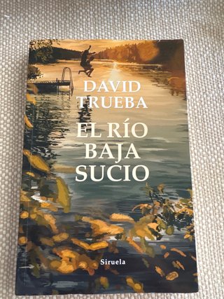 El rio baja sucio