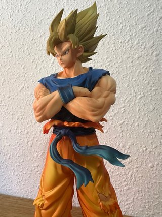 Figura Goku Super Saiyan - Dragon Ball Z