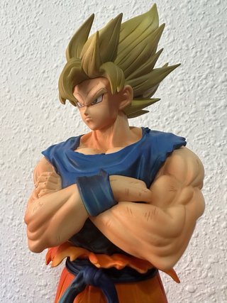 Figura Goku Super Saiyan - Dragon Ball Z