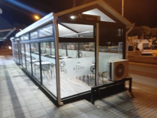 Terraza Bar Aluminio Acristalada