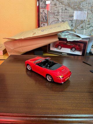 Porsche 911 996 Cabrio 1/18 Gate