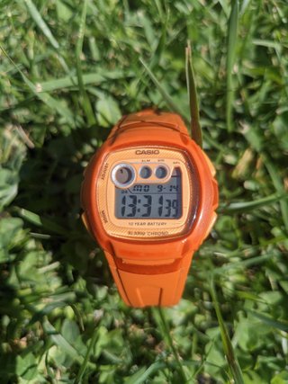 Reloj Casio W-210 Digital Deportivo Naranja