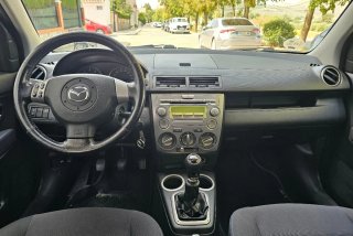 Mazda 2 2005