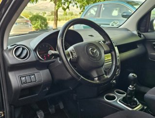Mazda 2 2005