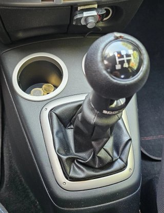 Mazda 2 2005