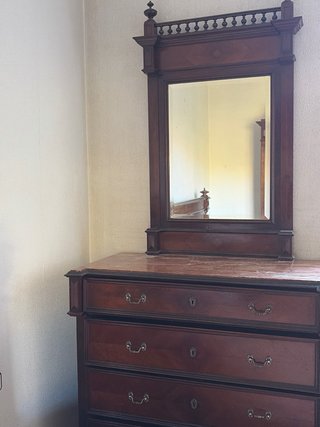 Tocador de madera maciza con espejo
