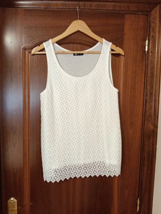 Blusa blanca de encaje talla L