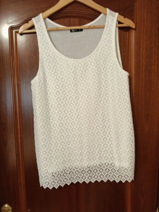 Blusa blanca de encaje talla L