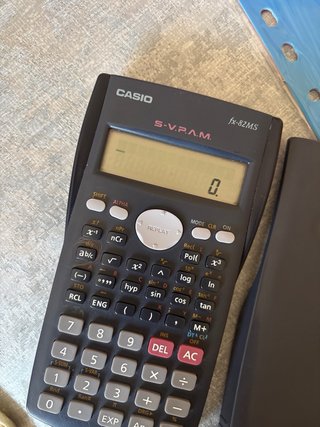 Calculadora Científica Casio fx-82 MS