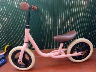 Bici de equilibrio rosa
