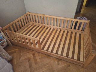 Cama infantil tipo tipi madera