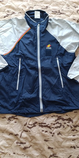 Traje M de deporte