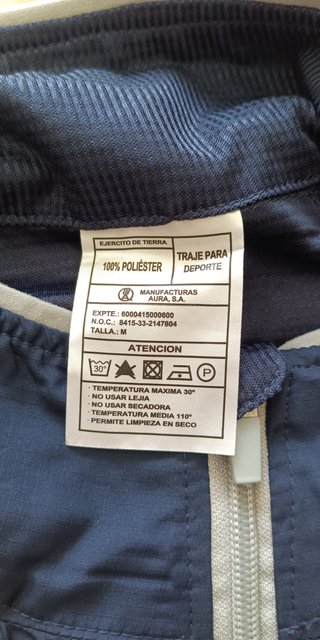 Traje M de deporte