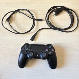 PS4 Slim 1TB Nera + controller