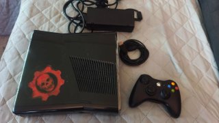 Xbox 360 Slim 250GB + Mando + Accesorios