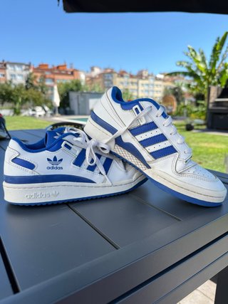 Tenis Adidas Forum Blancos y Azules