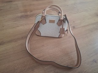 Bolso Guess beige y blanco