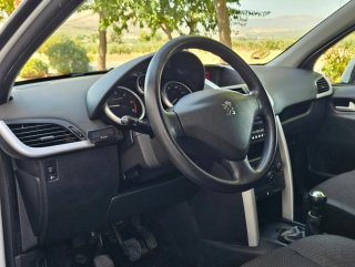 Peugeot 207 2014