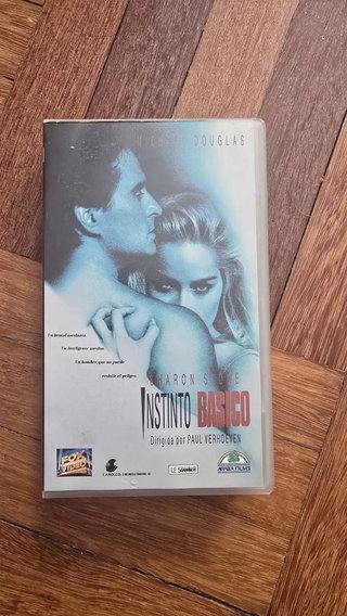 VHS Instinto Básico (Español)