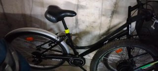 Bicicleta de paseo negra