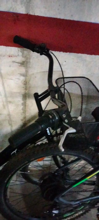 Bicicleta de paseo negra