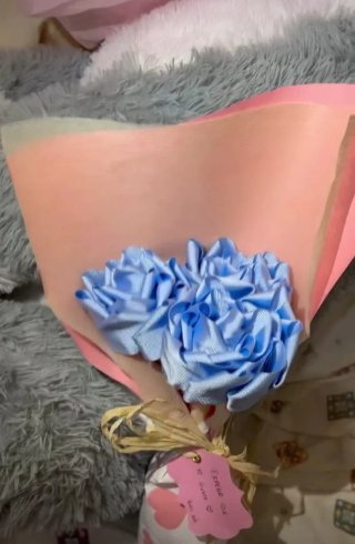 Rosa de cinta azul