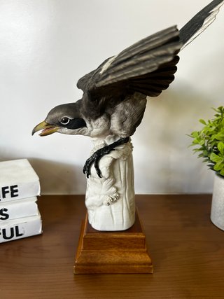 Figura Porcelana Alcaudón Real Algora