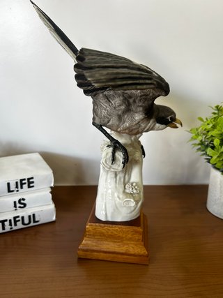 Figura Porcelana Alcaudón Real Algora