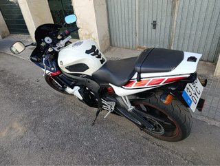 Yamaha YZF R6 Roja y Blanca