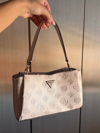 Bolso Guess Beige tacones bershka etc
