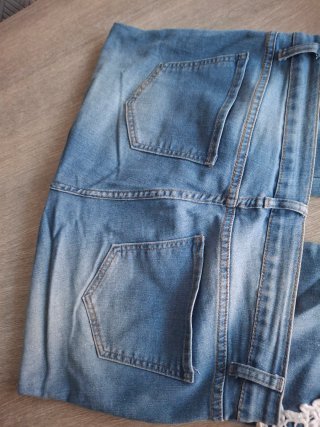 Jeans donna con pizzo